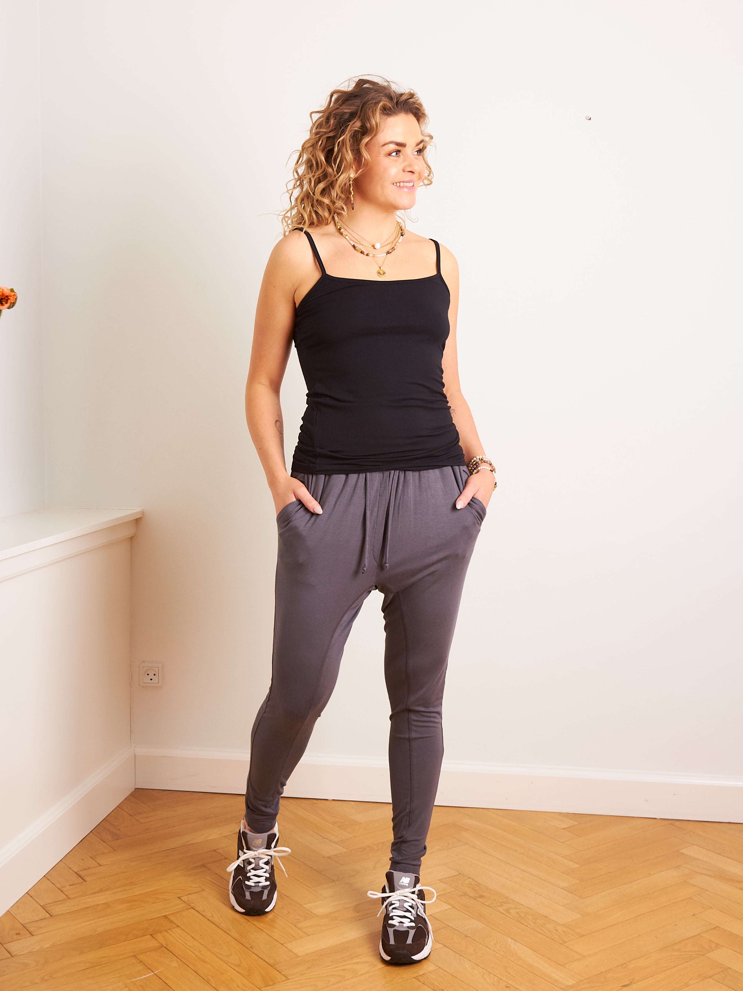 Comfy Copenhagen ApS Beds Are Burning Viscose Pants Asphalt