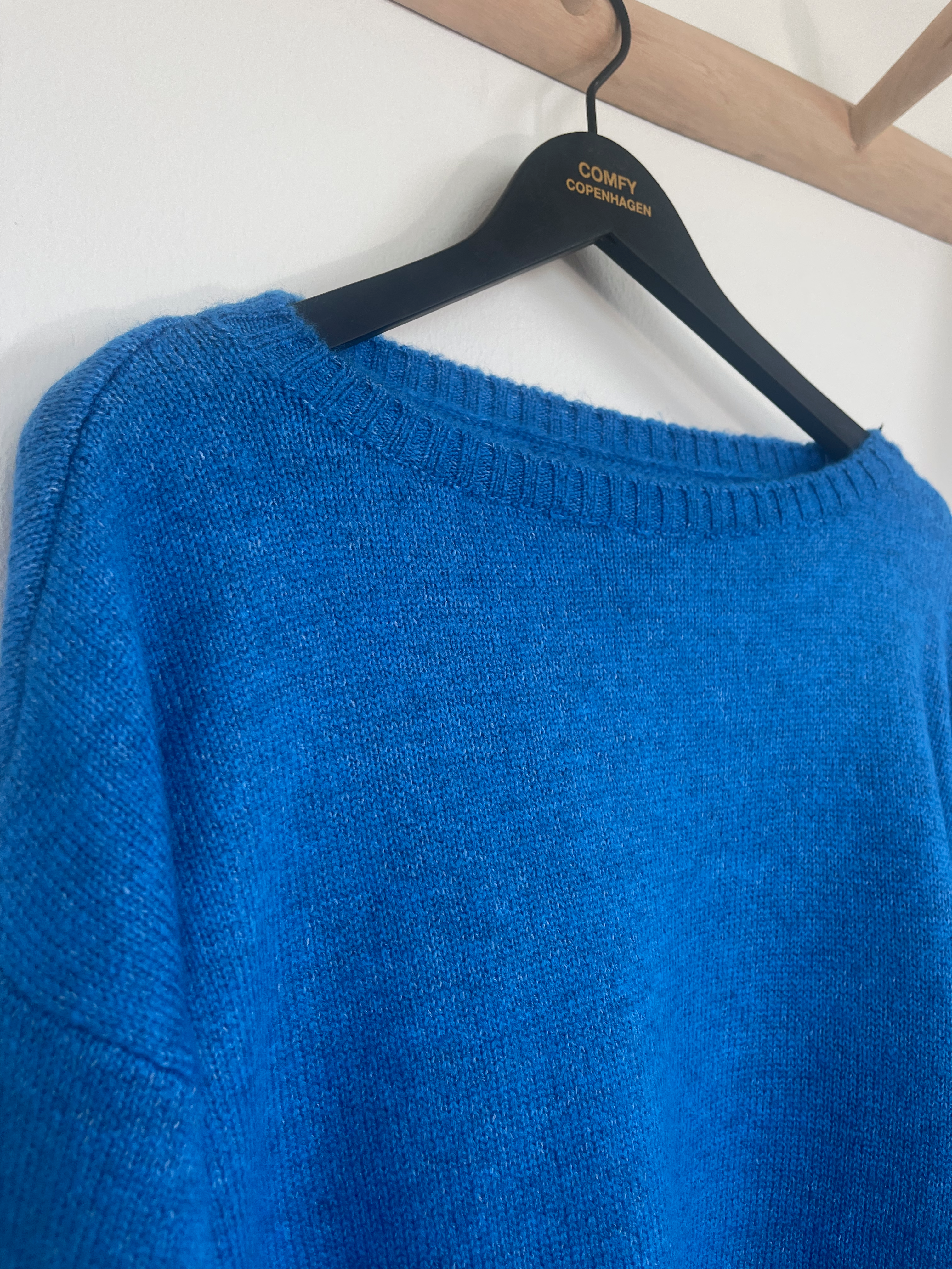 Dreamer - Electric Blue