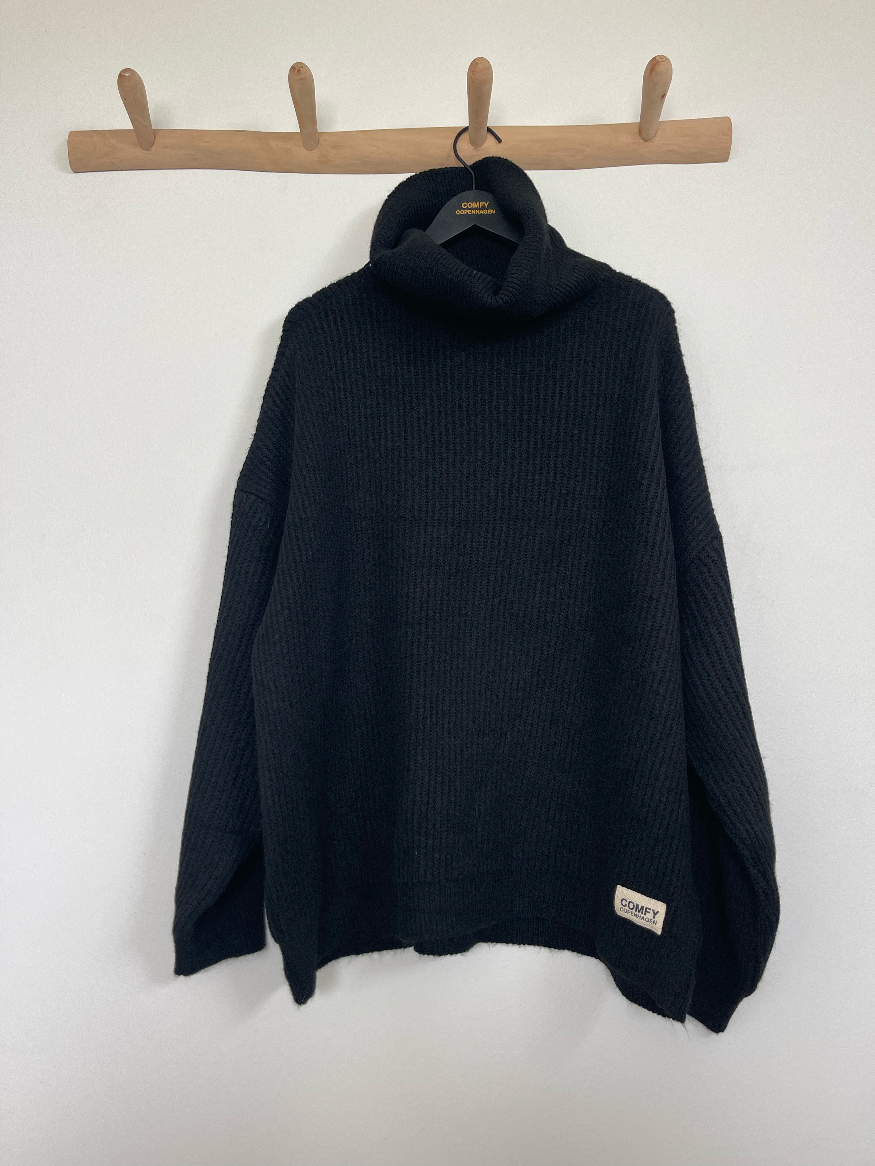 Havnsø Harbour - Black