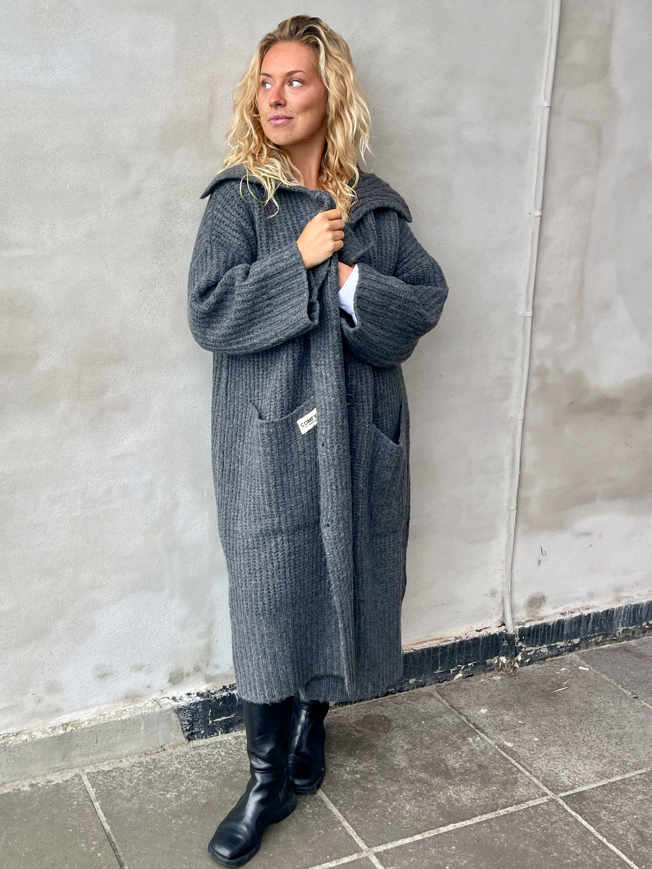 Chunky Hug - Dark Grey