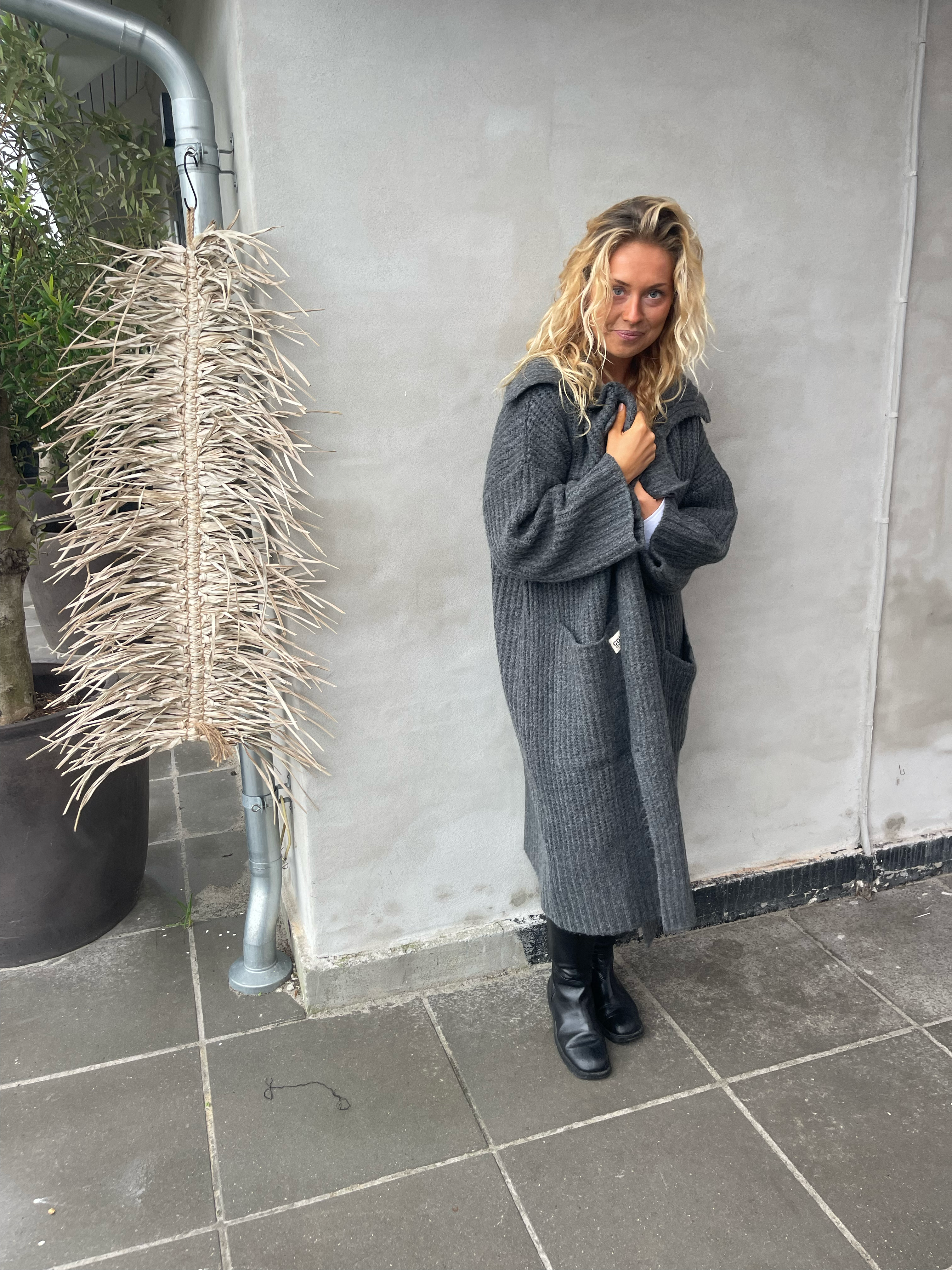 Chunky Hug - Dark Grey