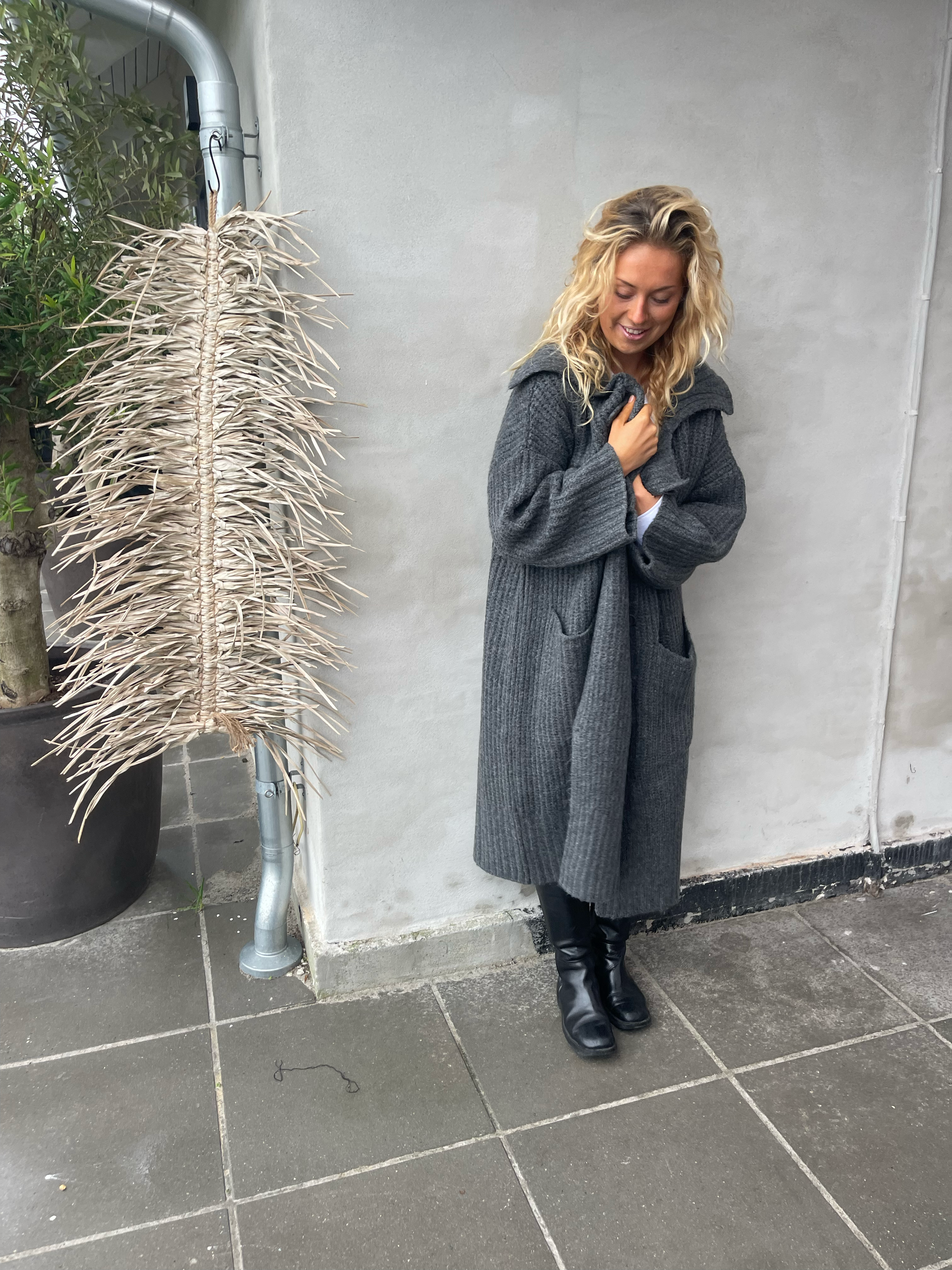 Chunky Hug - Dark Grey