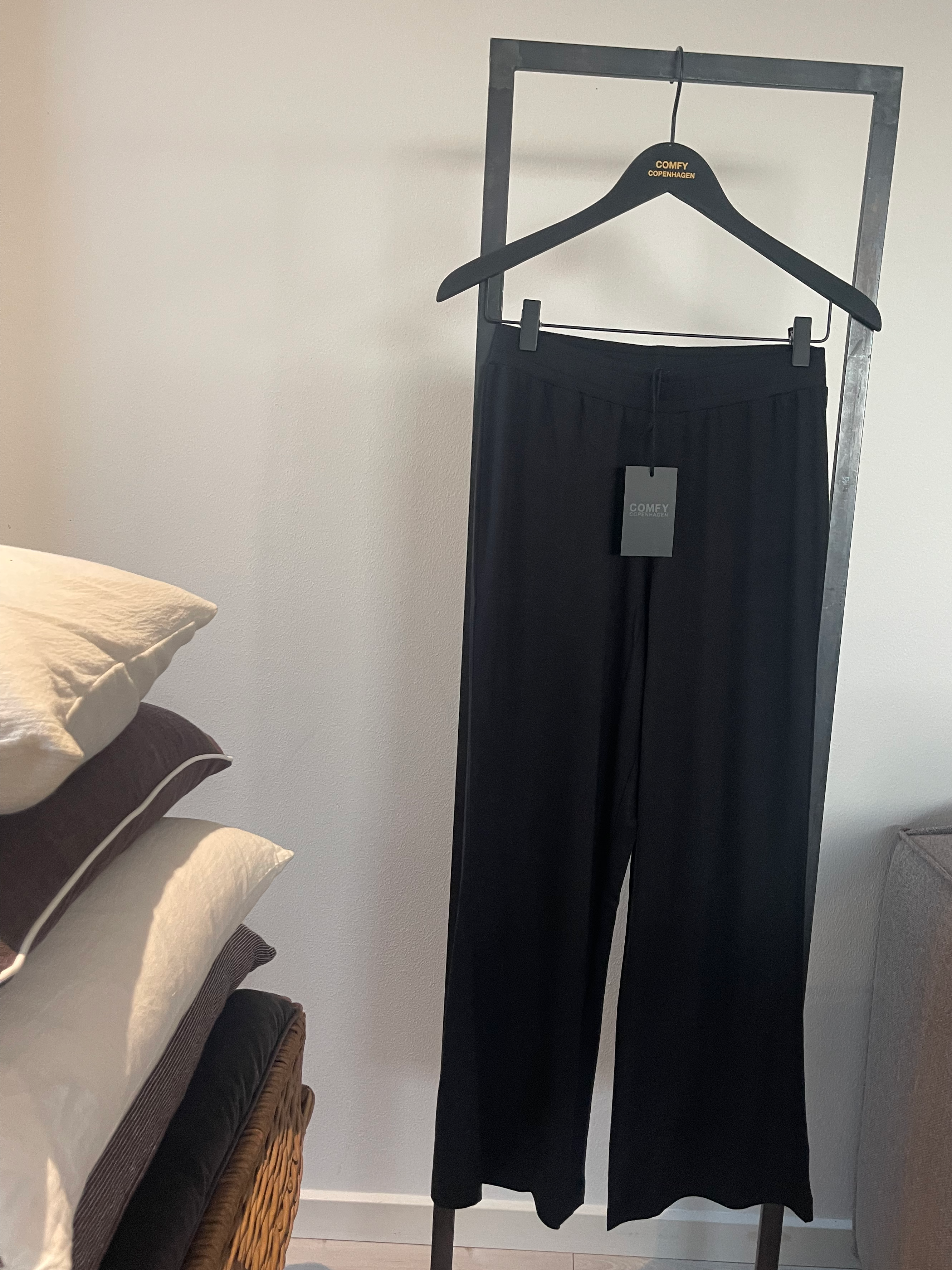 Slow Feeling Cashmere Pants - Black