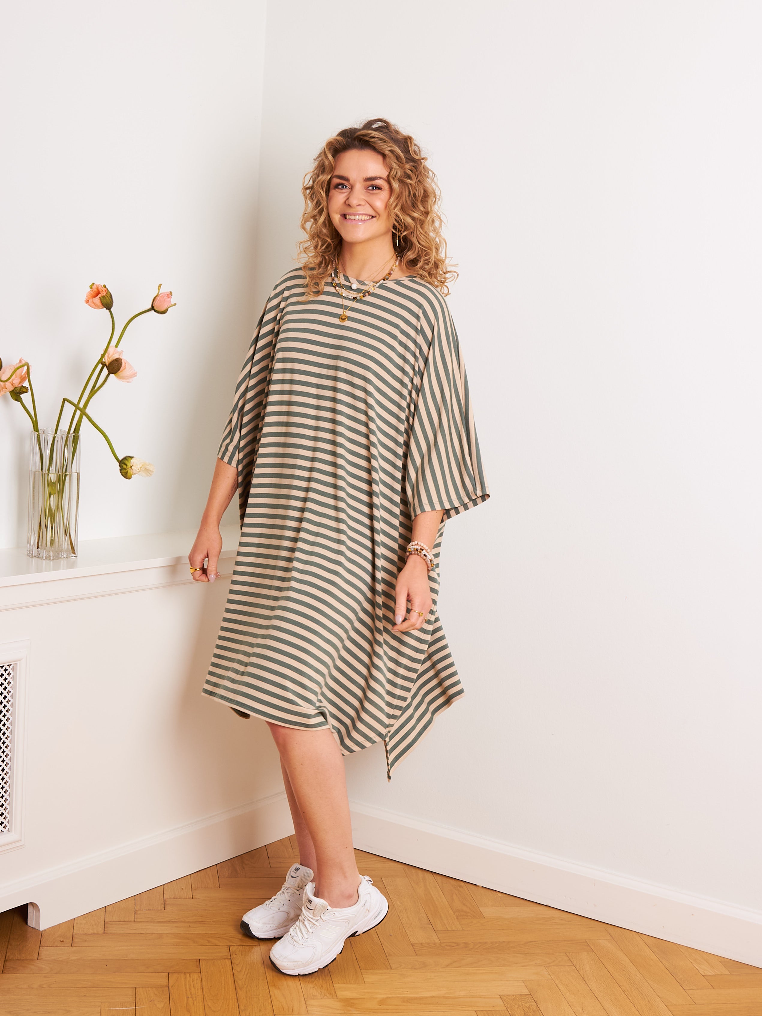 Comfy Copenhagen ApS Higher Love Dress Green / Sand