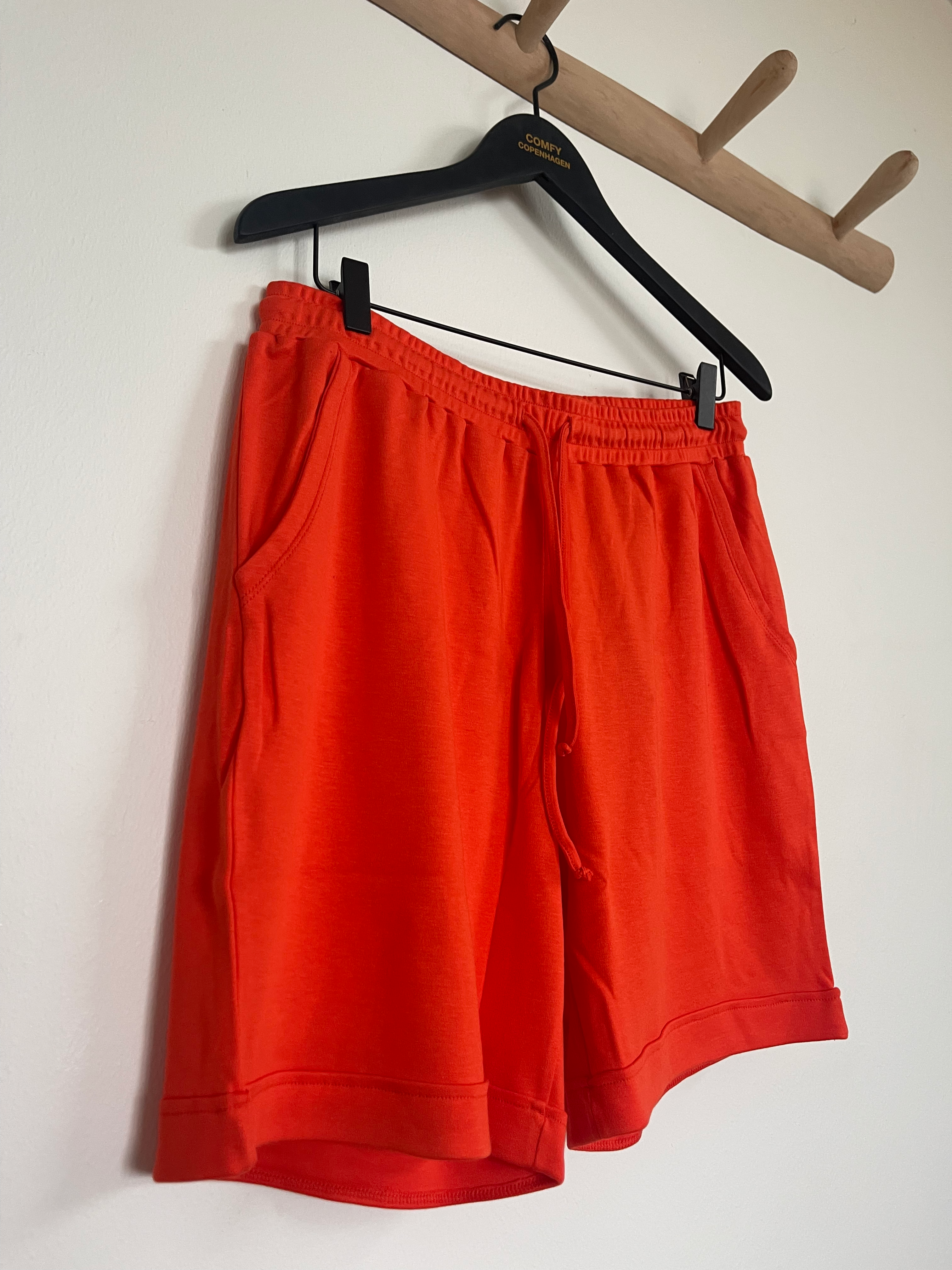 Slow Feeling Shorts - Tomato