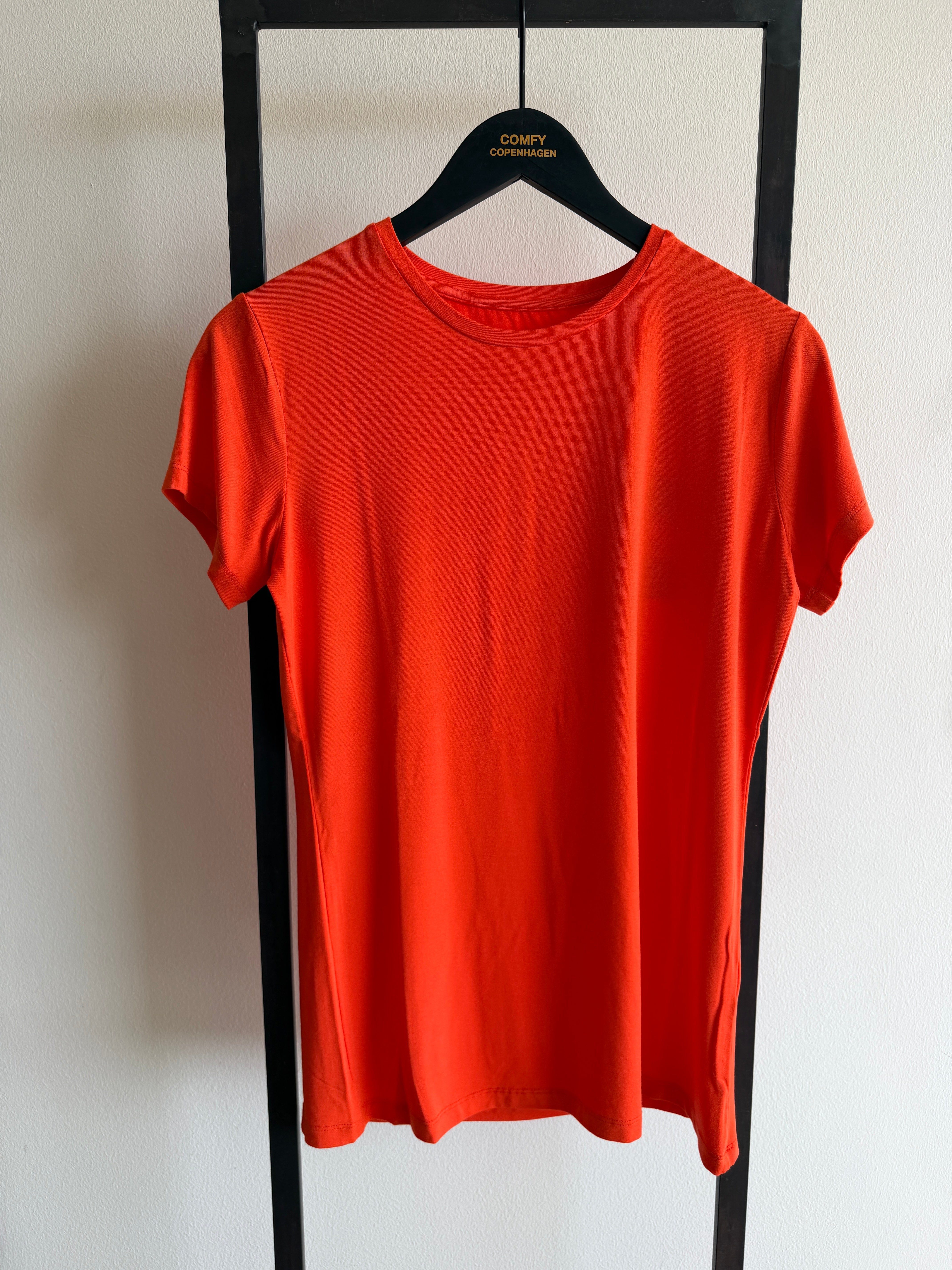 Feeling Modal - Tomato