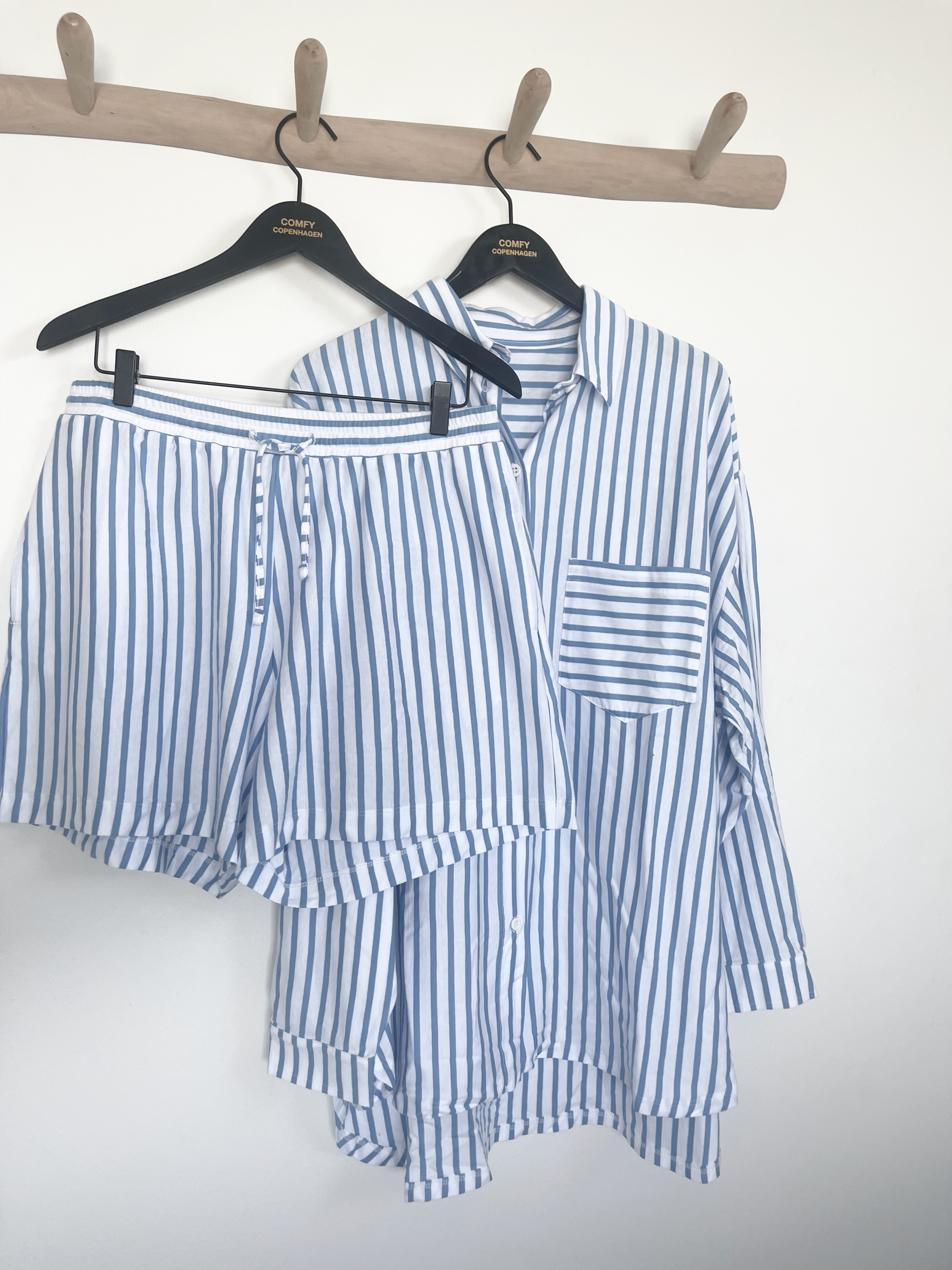 Comfy Days - Blue / white