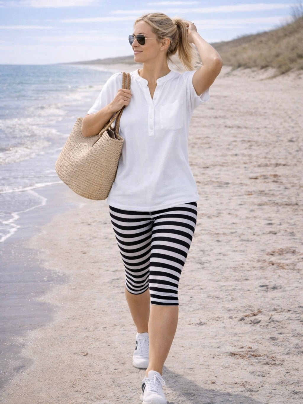 Pleasingblackwhite_shortleggins