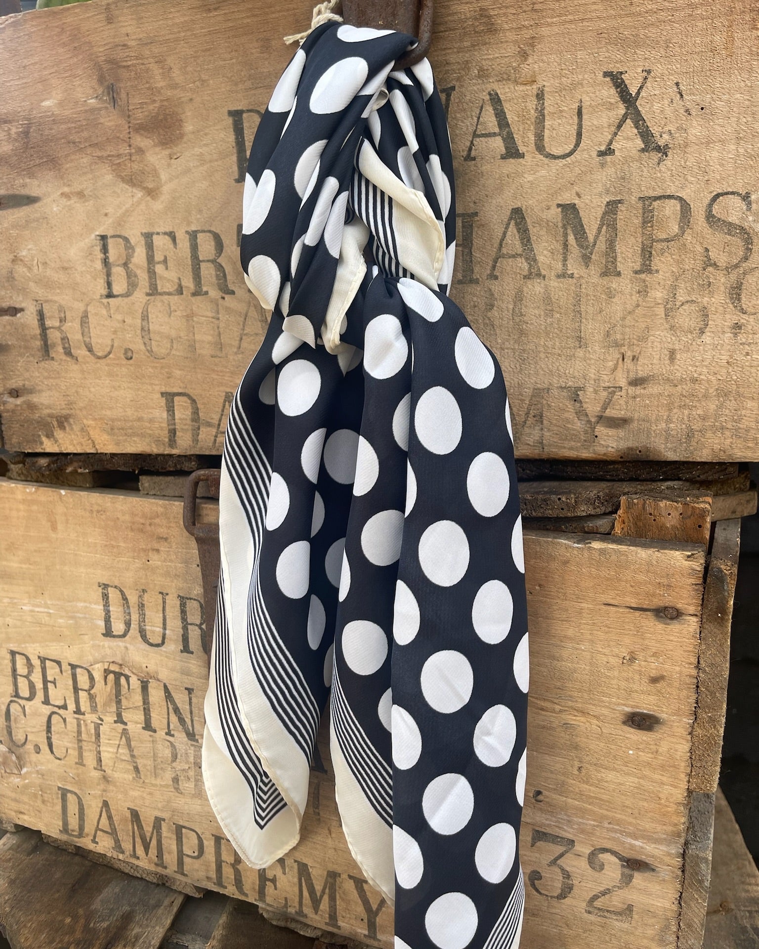 Tørklæde - Black/White Big Dot