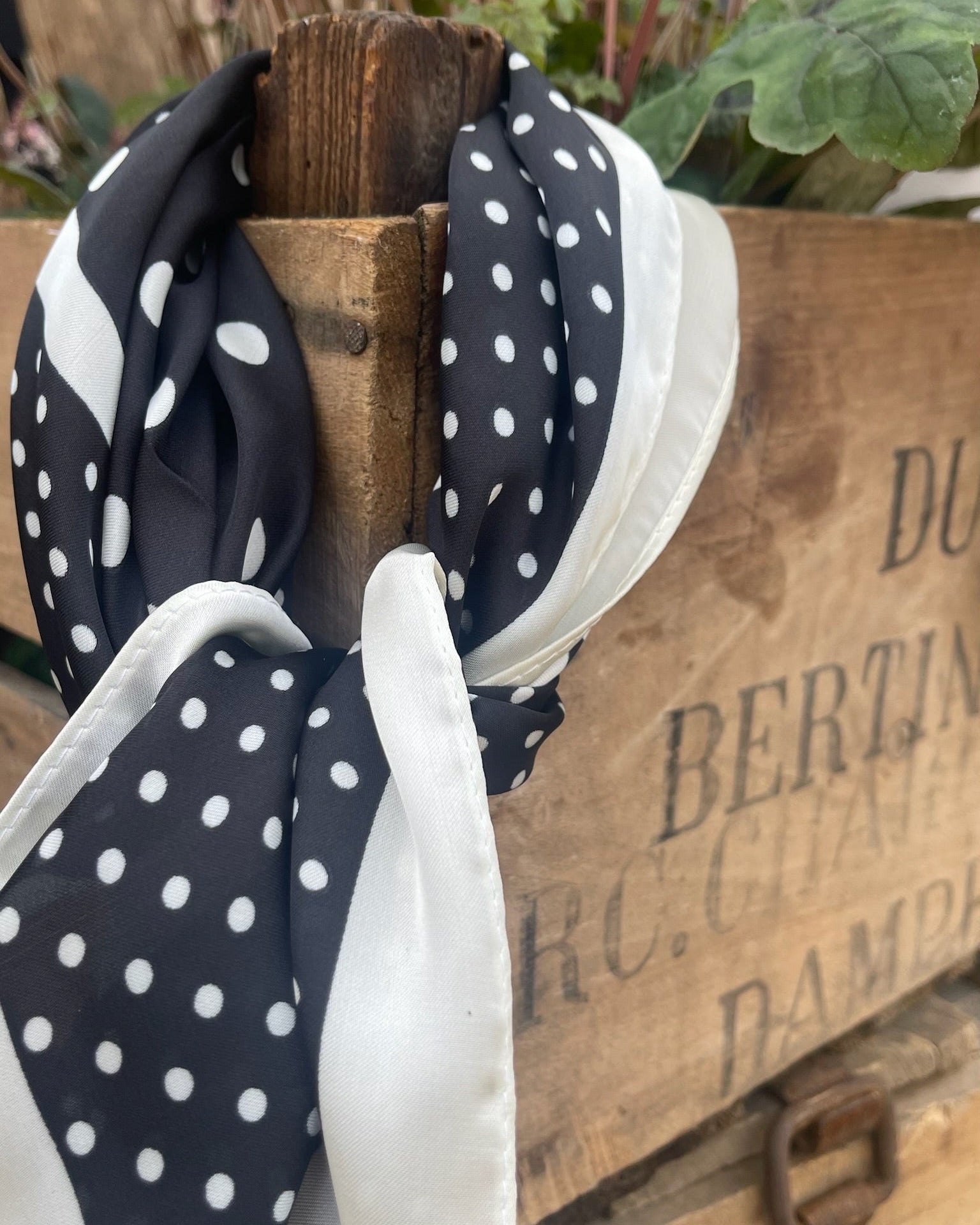 Tørklæde - Black/White Small Dot